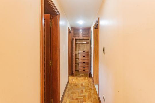 Closet da suíte de apartamento à venda com 3 quartos, 134m² em Aclimação, São Paulo