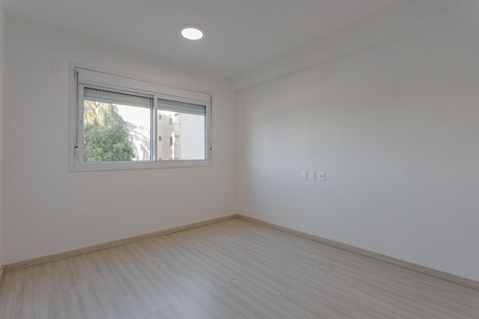Suíte de apartamento para alugar com 2 quartos, 75m² em Passo D’areia, Porto Alegre