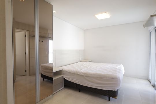 Suíte 2 de apartamento para alugar com 3 quartos, 156m² em Jardim Fonte do Morumbi, São Paulo