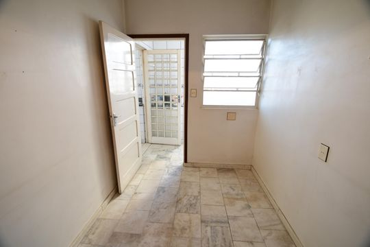Quarto de Serviço de apartamento à venda com 2 quartos, 132m² em Cambuí, Campinas
