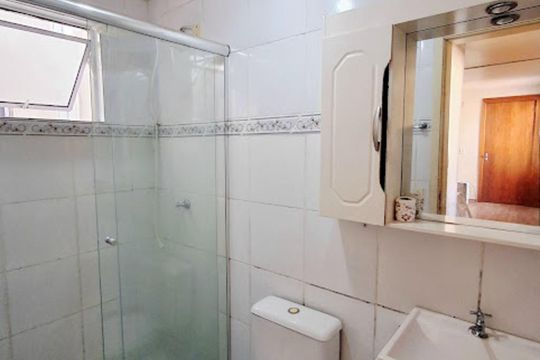 Banheiro de apartamento para alugar com 2 quartos, 47m² em Duque de Caxias, São Leopoldo