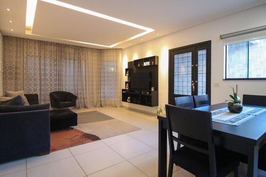Casa à venda com 2 quartos, 230m² em Vila Graciosa, São Paulo