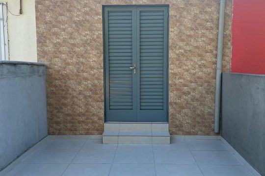 Área externa de casa à venda com 2 quartos, 110m² em Vila das Belezas, São Paulo