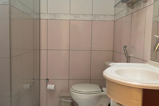 Banheiro de casa à venda com 2 quartos, 110m² em Vila das Belezas, São Paulo