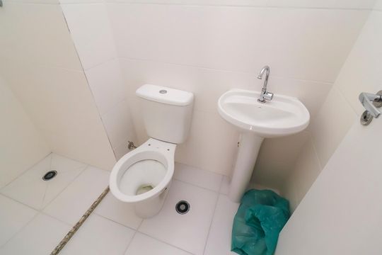 Banheiro de apartamento à venda com 2 quartos, 33m² em Fazenda Aricanduva, São Paulo