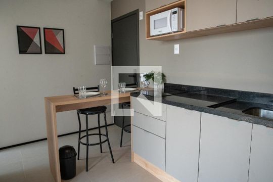 Cozinha de apartamento para alugar com 2 quartos, 40m² em Perdizes, São Paulo