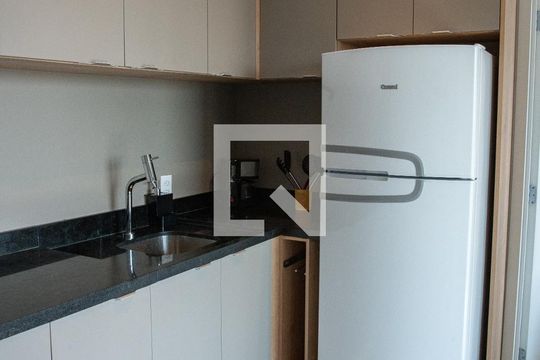 Cozinha de apartamento para alugar com 2 quartos, 40m² em Perdizes, São Paulo