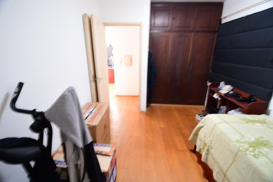 Quarto de apartamento à venda com 1 quarto, 54m² em Vila Itapura, Campinas