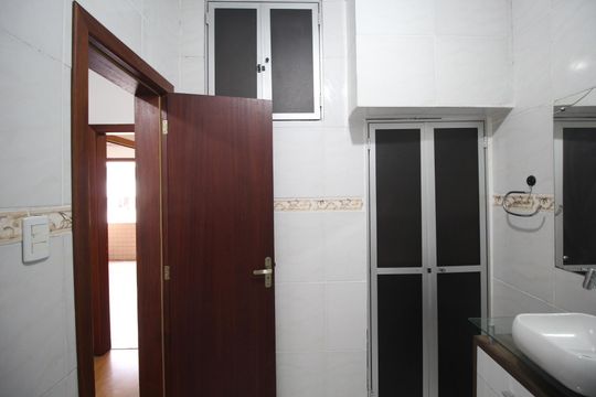 Banheiro de apartamento à venda com 3 quartos, 93m² em Bom Fim, Porto Alegre