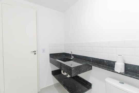 Banheiro de apartamento para alugar com 2 quartos, 49m² em Jardim Iguatemi, São Paulo