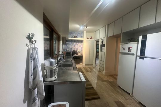 Cozinha de casa de condomínio para alugar com 5 quartos, 400m² em Jardim Parnaiba, Barueri