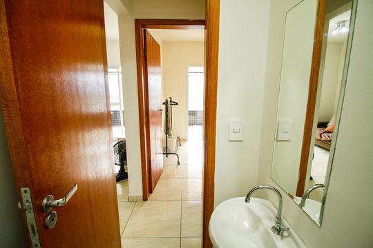 Lavabo de apartamento para alugar com 2 quartos, 85m² em Guilhermina, Praia Grande