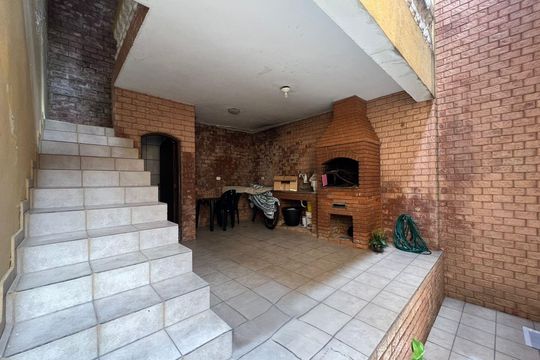 Área externa de casa à venda com 4 quartos, 256m² em Jardim das Flores, Osasco