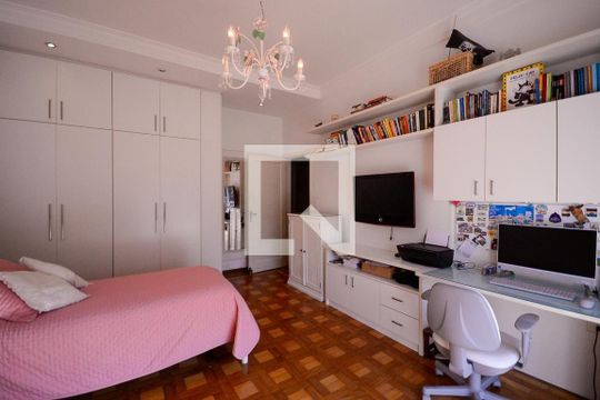 Casa à venda com 3 quartos, 260m² em Cursino, São Paulo