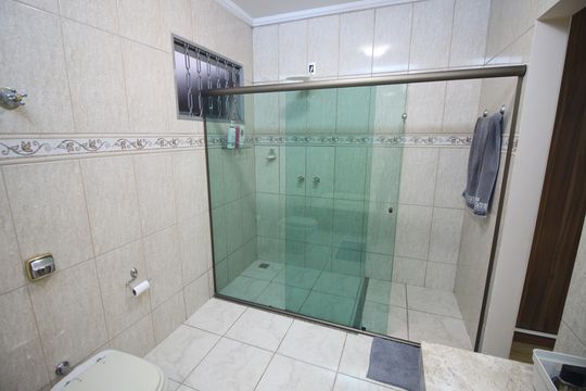 Suite Quarto 1 de casa à venda com 4 quartos, 335m² em Jardim Vera Cruz, Contagem