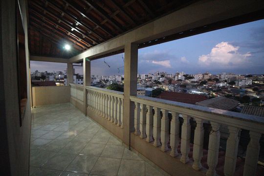 Varanda Terraço de casa à venda com 4 quartos, 335m² em Jardim Vera Cruz, Contagem