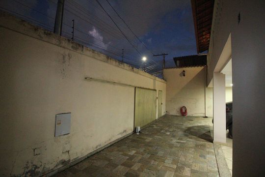 Quintal de casa à venda com 4 quartos, 335m² em Jardim Vera Cruz, Contagem