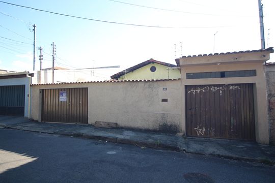 Fachada  de casa à venda com 3 quartos, 190m² em Conjunto Ademar Maldonado, Belo Horizonte
