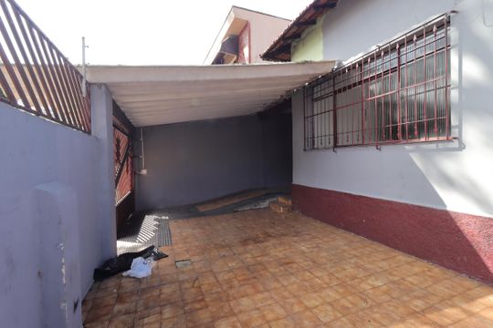 Garagem de casa à venda com 2 quartos, 100m² em Vila Lutécia, Santo André