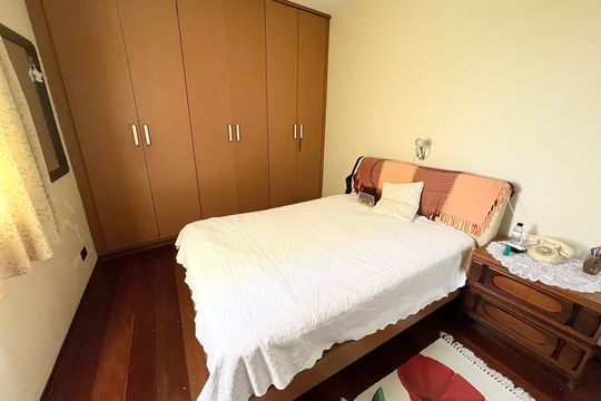 Quarto de casa à venda com 3 quartos, 239m² em Parque Peruche, São Paulo