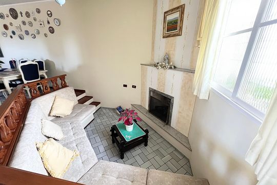 Casa à venda com 3 quartos, 239m² em Parque Peruche, São Paulo