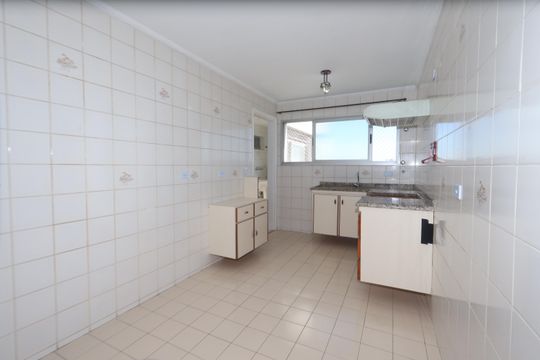 Cozinha de apartamento à venda com 3 quartos, 82m² em Vila Ivone, São Paulo