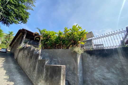 Casa à venda com 5 quartos, 1240m² em Água Santa, Rio de Janeiro