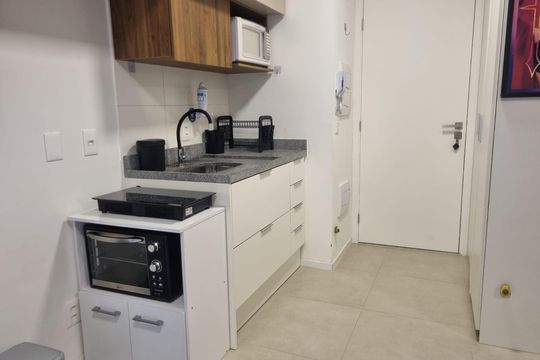 Cozinha de apartamento à venda com 1 quarto, 32m² em Pompeia, São Paulo