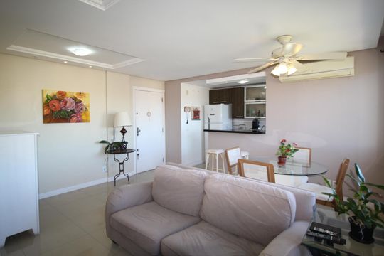 Apartamento à venda com 2 quartos, 92m² em Vila Ipiranga, Porto Alegre