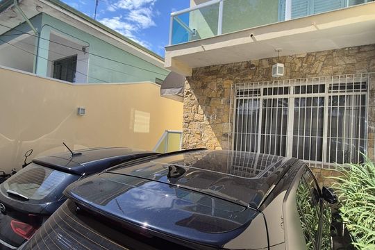 Garagem de casa à venda com 2 quartos, 150m² em Jardim Martinica, São Paulo