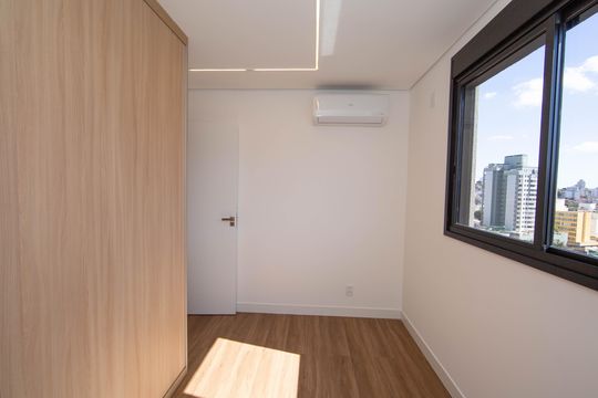 Quarto de apartamento à venda com 2 quartos, 64m² em Grajaú, Belo Horizonte