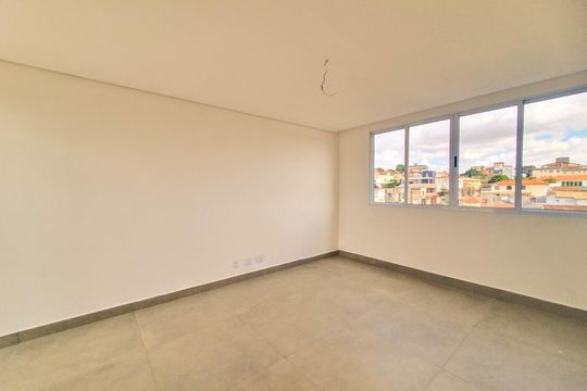 Apartamento à venda com 2 quartos, 61m² em Esplanada, Belo Horizonte