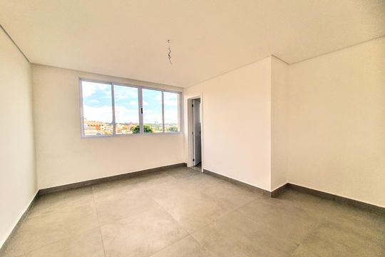 Apartamento à venda com 2 quartos, 61m² em Esplanada, Belo Horizonte