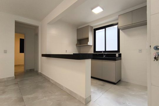 Sala/cozinha de apartamento à venda com 3 quartos, 75m² em Ana Lúcia, Belo Horizonte