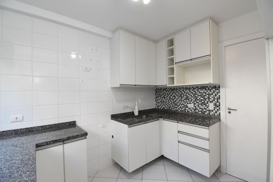 Cozinha de apartamento à venda com 1 quarto, 60m² em Pilarzinho, Curitiba