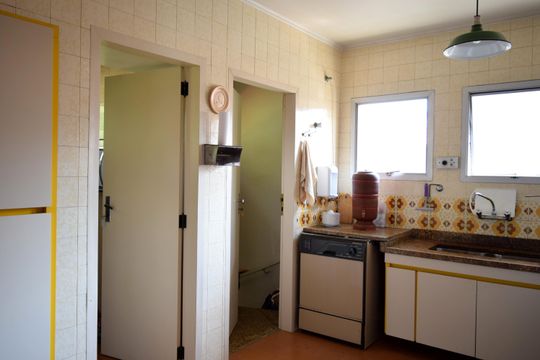 Cozinha de casa à venda com 4 quartos, 336m² em Vila Madalena, São Paulo