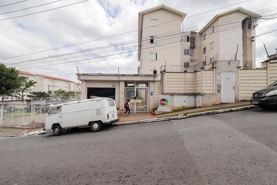 Fachada de apartamento para alugar com 2 quartos, 43m² em Jardim Nélia, Ferraz de Vasconcelos
