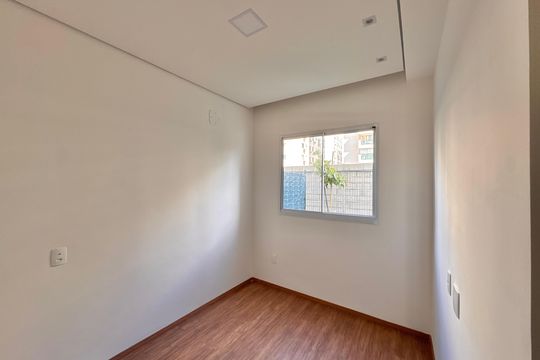 Quarto  de apartamento para alugar com 2 quartos, 66m² em Recreio dos Bandeirantes, Rio de Janeiro