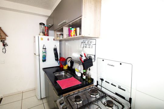 Cozinha de apartamento para alugar com 2 quartos, 41m² em Pavuna, Rio de Janeiro