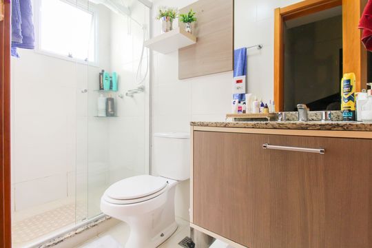 Banheiro de casa de condomínio para alugar com 4 quartos, 252m² em Estância Velha, Canoas