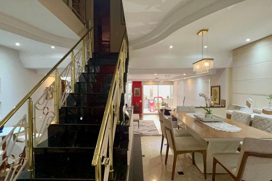Sala de Jantar de casa de condomínio à venda com 3 quartos, 450m² em Alto de Pinheiros, São Paulo