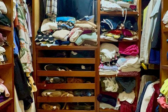 Closet da suíte 3 de casa de condomínio à venda com 3 quartos, 450m² em Alto de Pinheiros, São Paulo