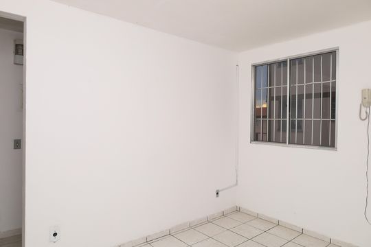 Sala de apartamento para alugar com 2 quartos, 80m² em Jardim Laura, Ferraz de Vasconcelos