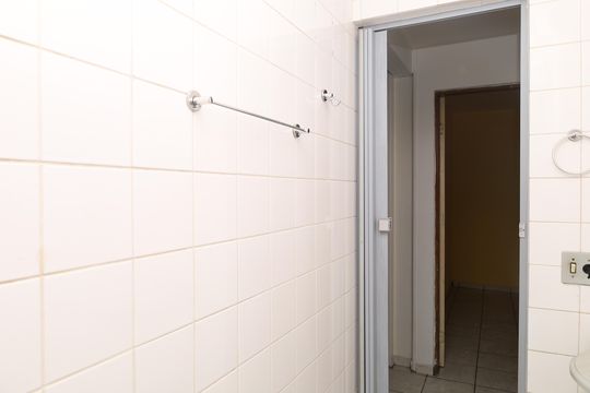 Banheiro de apartamento para alugar com 2 quartos, 80m² em Jardim Laura, Ferraz de Vasconcelos
