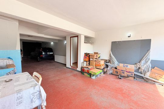 Garagem com área de Serviço 2 e varanda de casa à venda com 4 quartos, 300m² em Bela Vista, Jundiaí