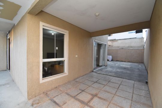 Garagem de casa de condomínio à venda com 3 quartos, 120m² em Cachoeira, Curitiba