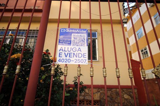 Placa de apartamento à venda com 3 quartos, 67m² em Penha Circular, Rio de Janeiro