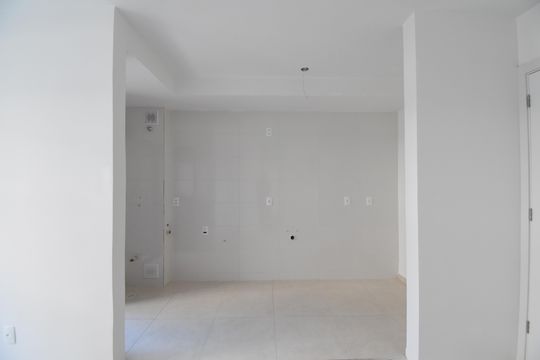 Cozinha de apartamento à venda com 2 quartos, 81m² em Santa Cândida, Curitiba