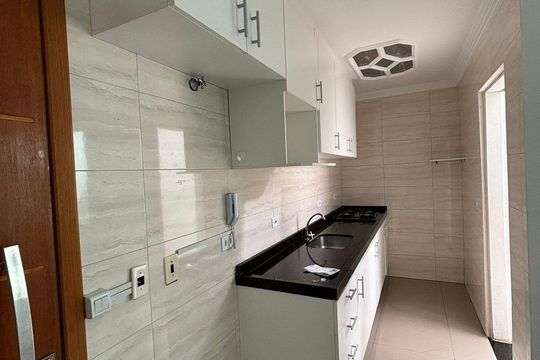 Cozinha de apartamento à venda com 2 quartos, 44m² em Parque Capuava, Santo André