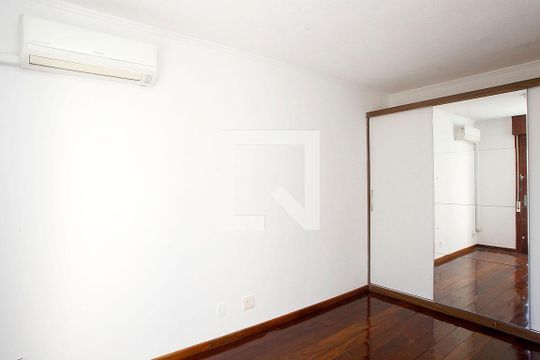 Apartamento à venda com 3 quartos, 248m² em São João, Porto Alegre